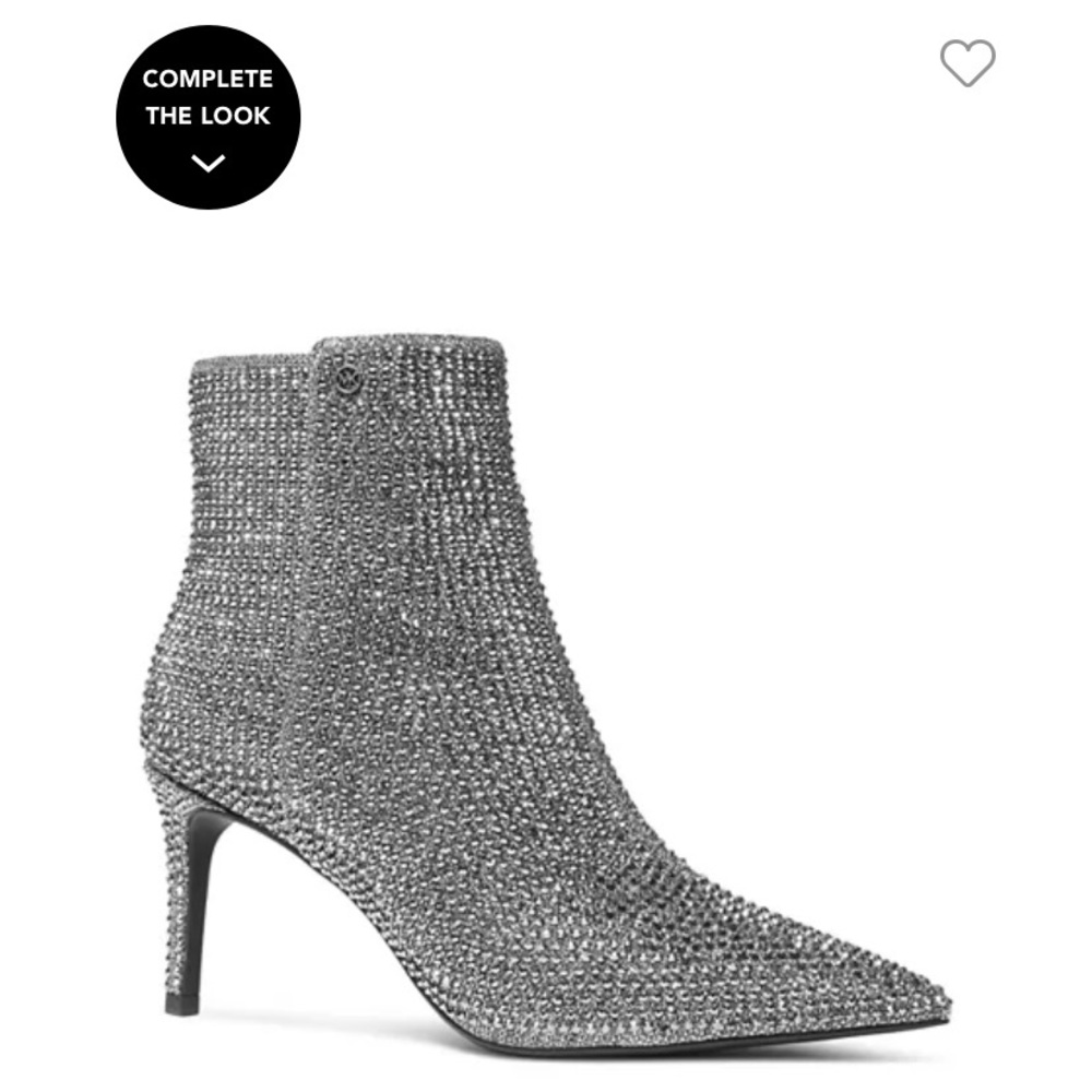Michael Kors kitten bootie. Fit 7